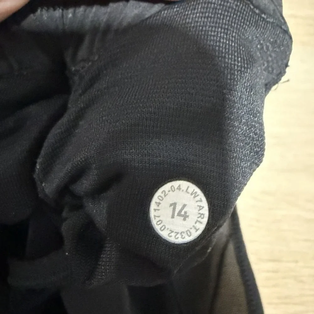 Lululemon Size 14 USC College Hotty Hot Shorts Black‎ Running Athletic
